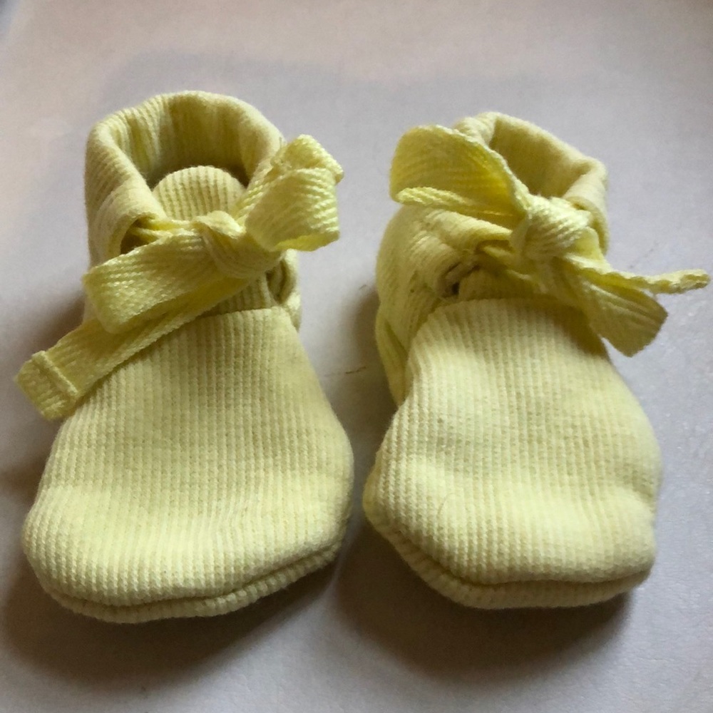 DONATED Kate Quinn lime yellow bootie shoes